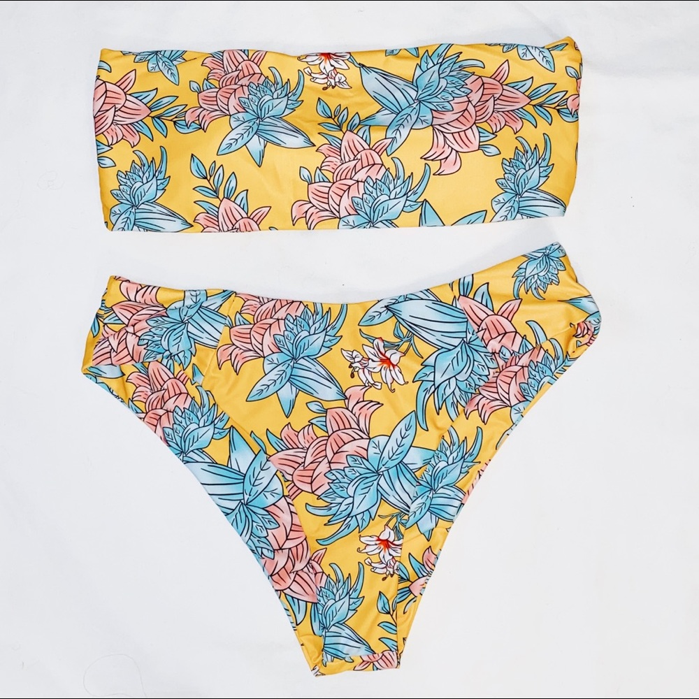 Floral Bikini - Picture 1 of 4